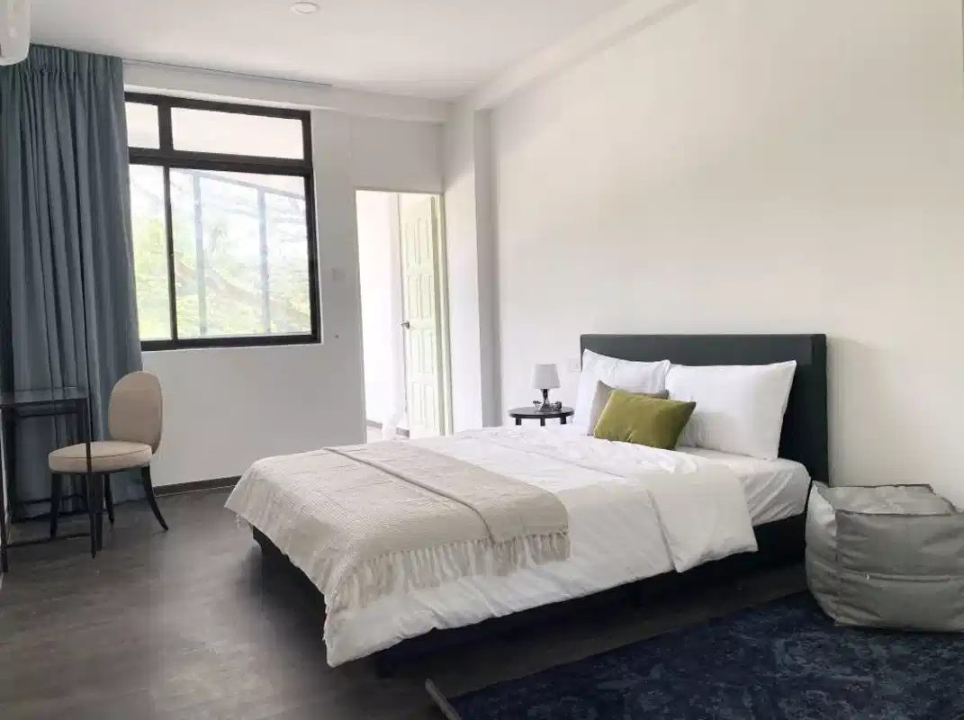 Room in a 5 Bedroom Apartment, 6A Duke's Road — student accommodation in Singapore, Singapore