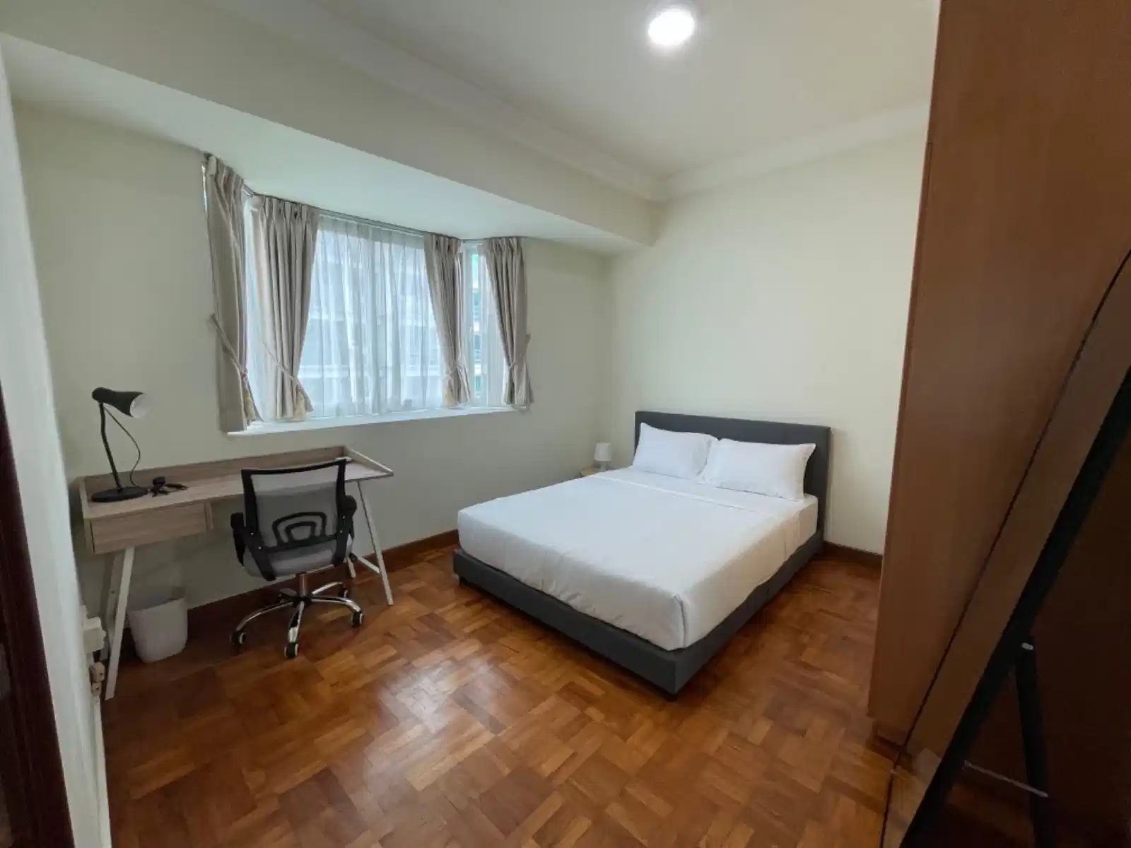 Room in a 3 Bedroom Apartment, 17 Shanghai Road — student accommodation in Singapore, Singapore