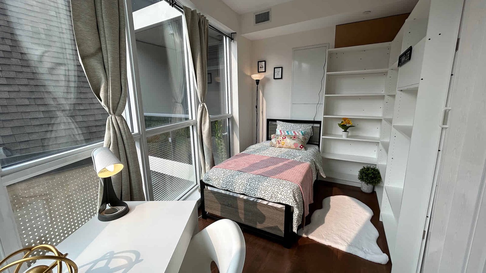 Liwinco Yorkville — student accommodation in Toronto