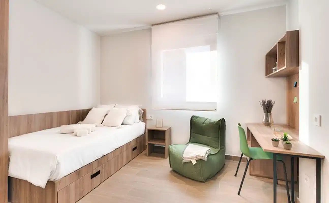 Livensa Living Granada Fuentenueva — student accommodation in Granada
