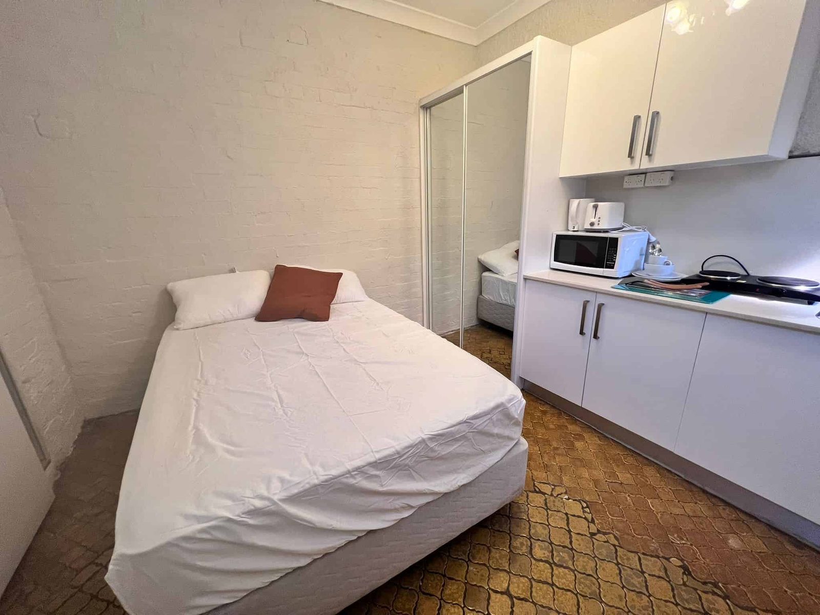 Room in a 17 Bedroom Apartment, 28 Moore Park, Paddington — student accommodation in Sydney