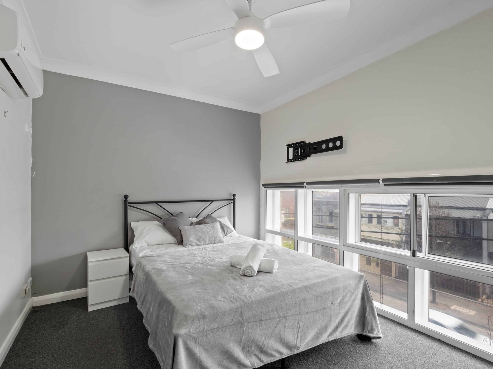 Room in a 4 Bedroom Apartment, 1/65 Crystal, Petersham — student accommodation in Sydney