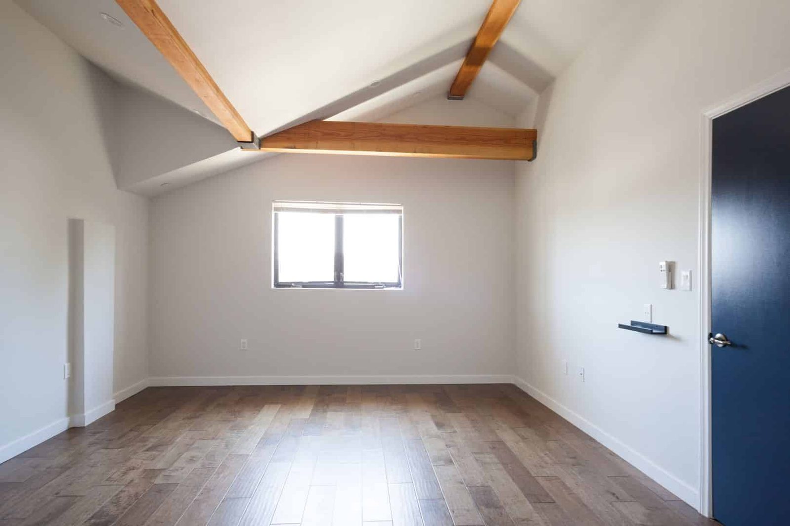 Dee Jay — student accommodation in Los Angeles