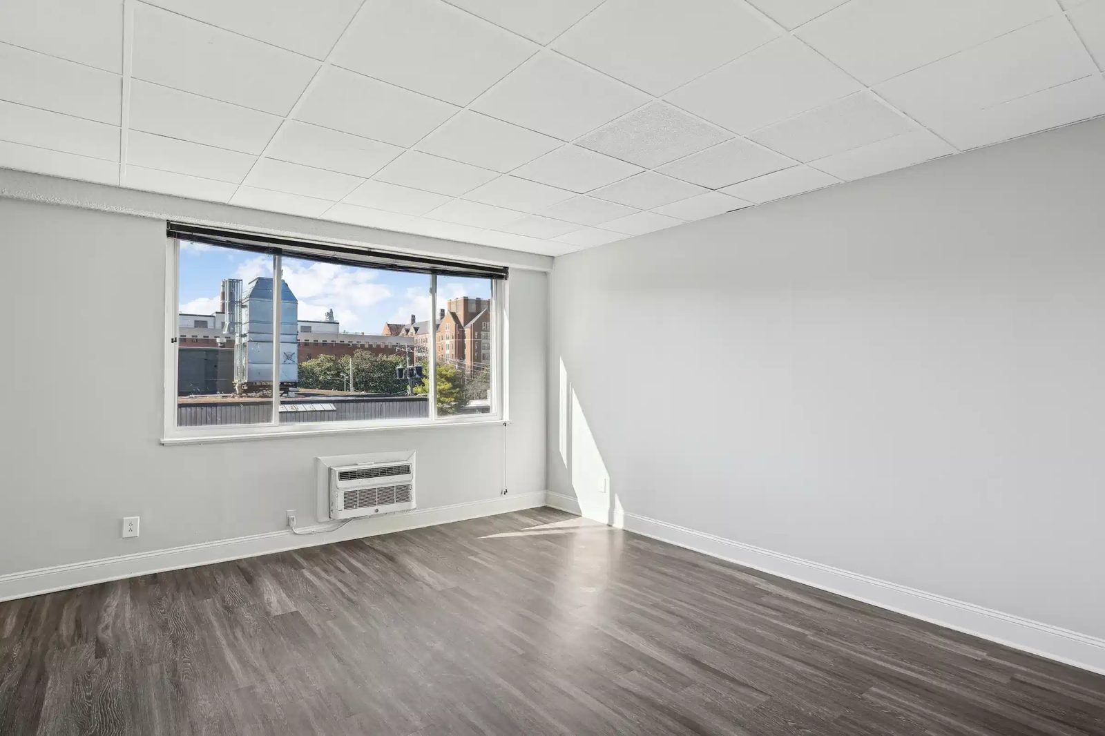 Barbizon Apartments — student accommodation in Nashville