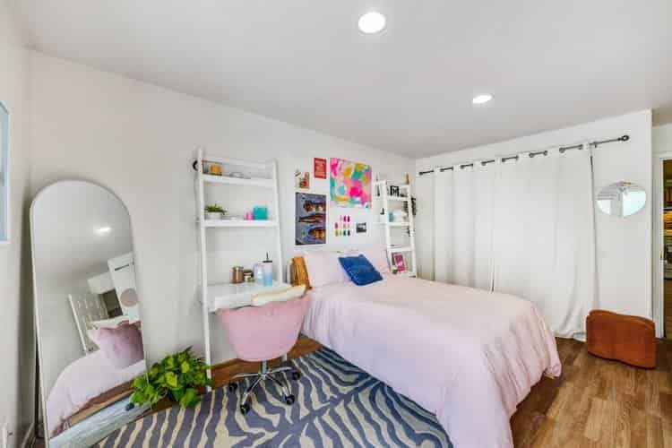 Solis Isla Vista — student accommodation in Goleta