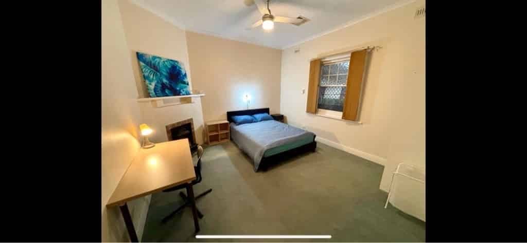 Room in a 7 Bedroom Apartment, 32 Godfrey Terrace, Leabrook, City of Burnside — student accommodation in Adelaide
