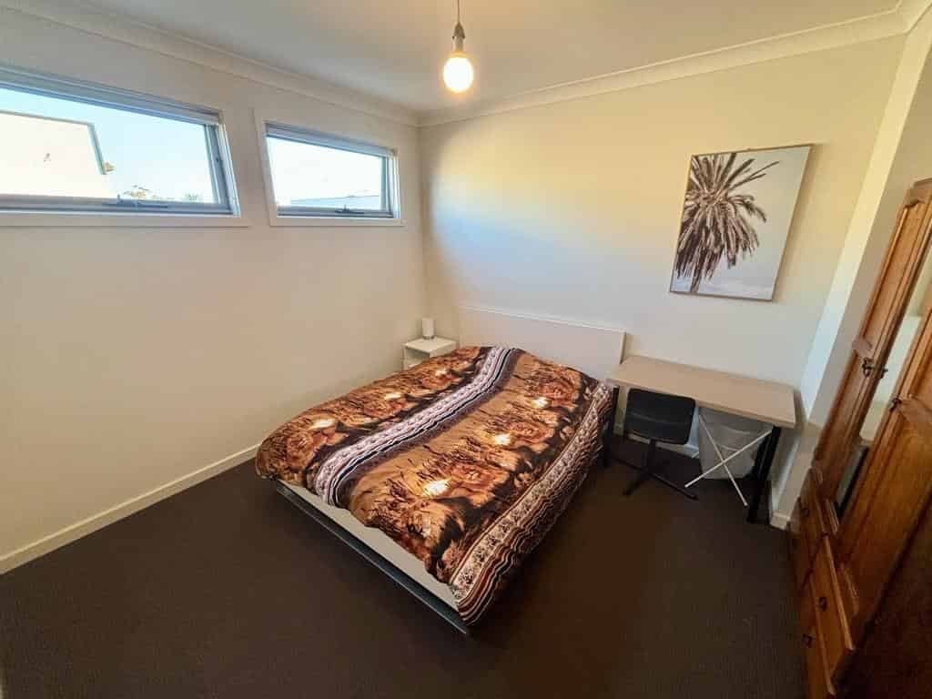 Room in a 6 Bedroom Apartment, 2/1A Pedlar Street, Seaton, City of Charles Sturt — student accommodation in Adelaide