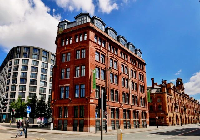 iQ Hollingworth House — student accommodation in Manchester