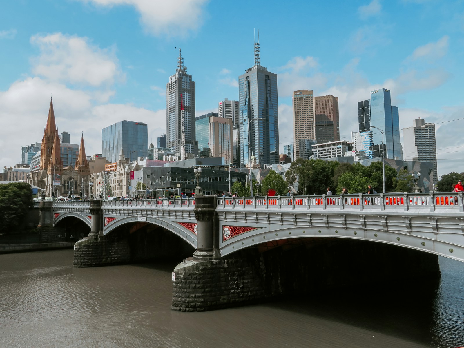 Melbourne skyline with Yarra River